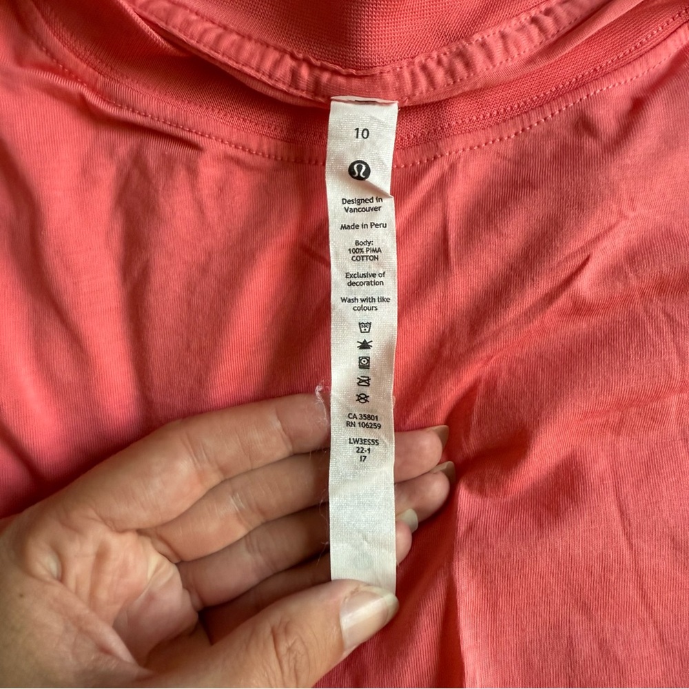 Lululemon Tee - Picture 2 of 3